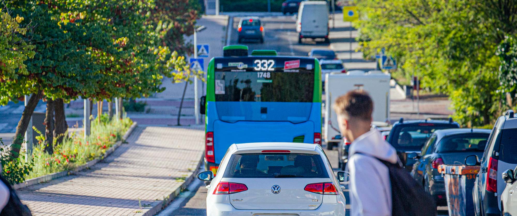 Autobus circulando en la ciudad de Rivas